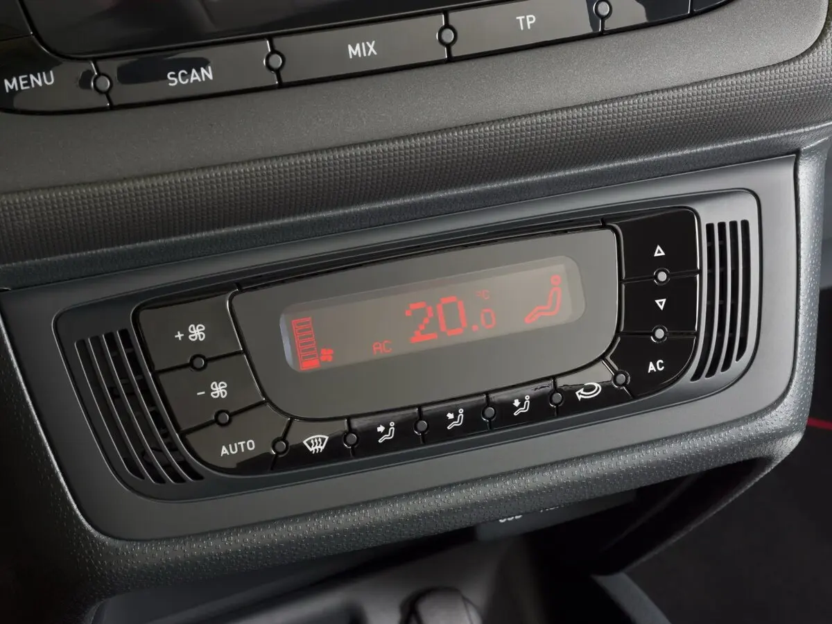 SEAT Ibiza IV Рестайлинг Универсал 5 дв. — 照片 11
