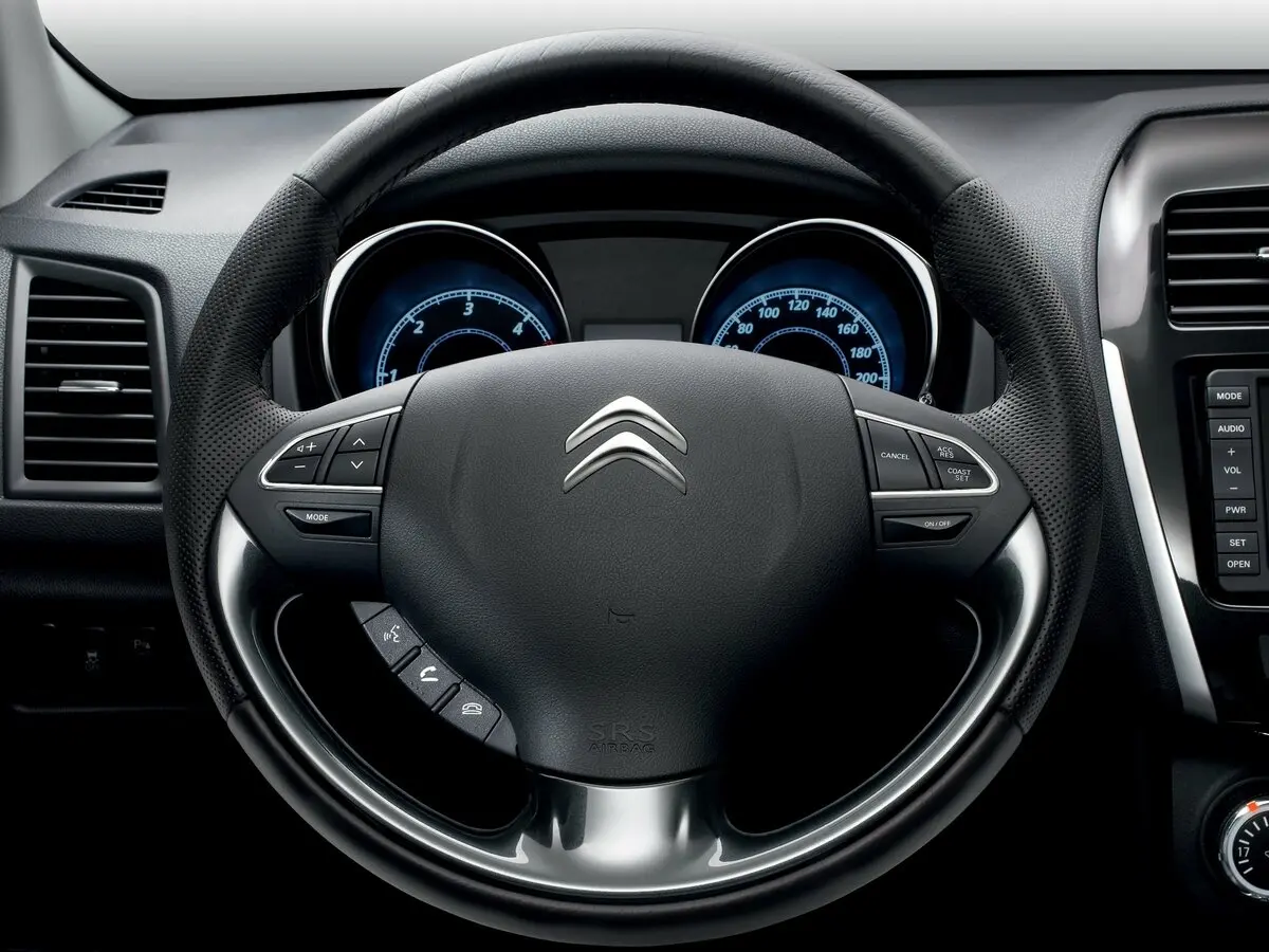 Citroen C4 Aircross 2012 – 2017 Внедорожник 5 дв. — 照片 8