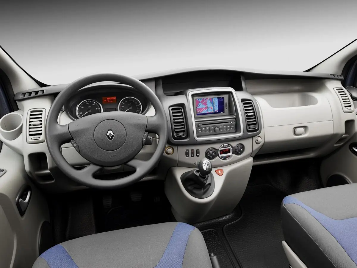 Renault Trafic II Рестайлинг Фургон — 照片 5