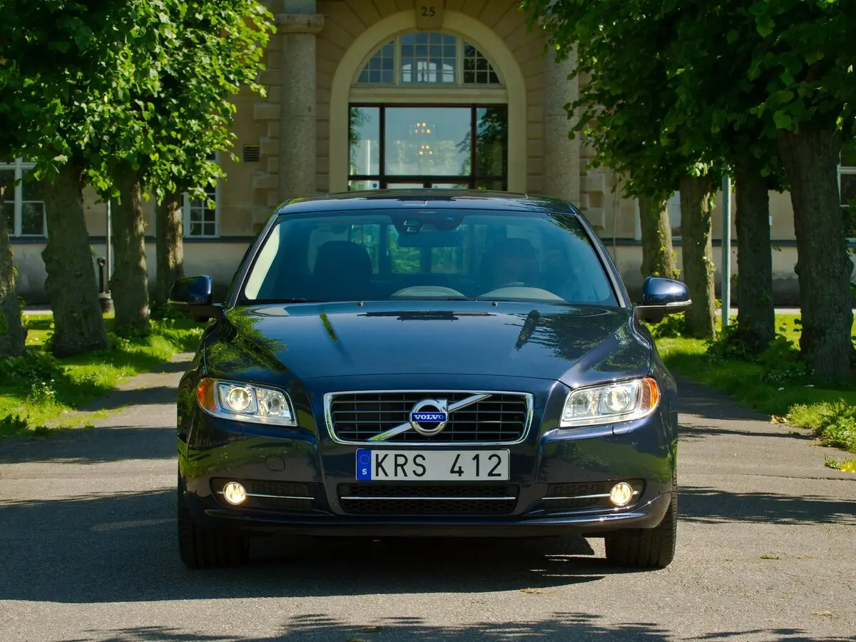 Volvo S80 II Рестайлинг Седан — сүрөт 3