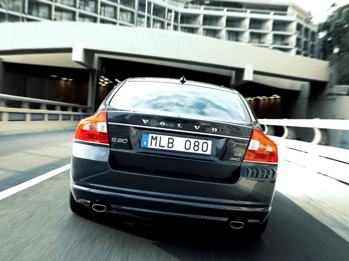 Volvo S80 II Рестайлинг Седан — сүрөт 4