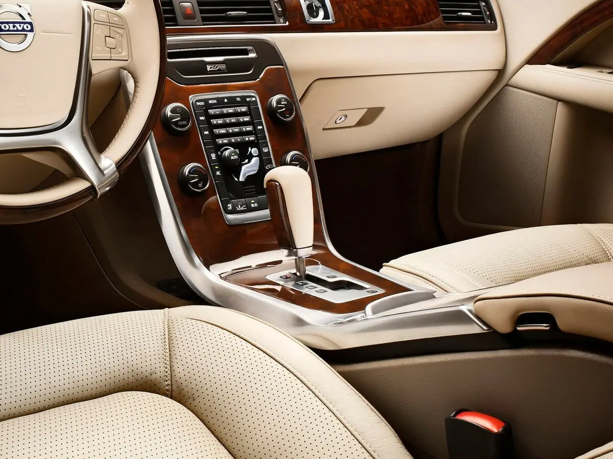 Volvo S80 II Рестайлинг Седан — сүрөт 12