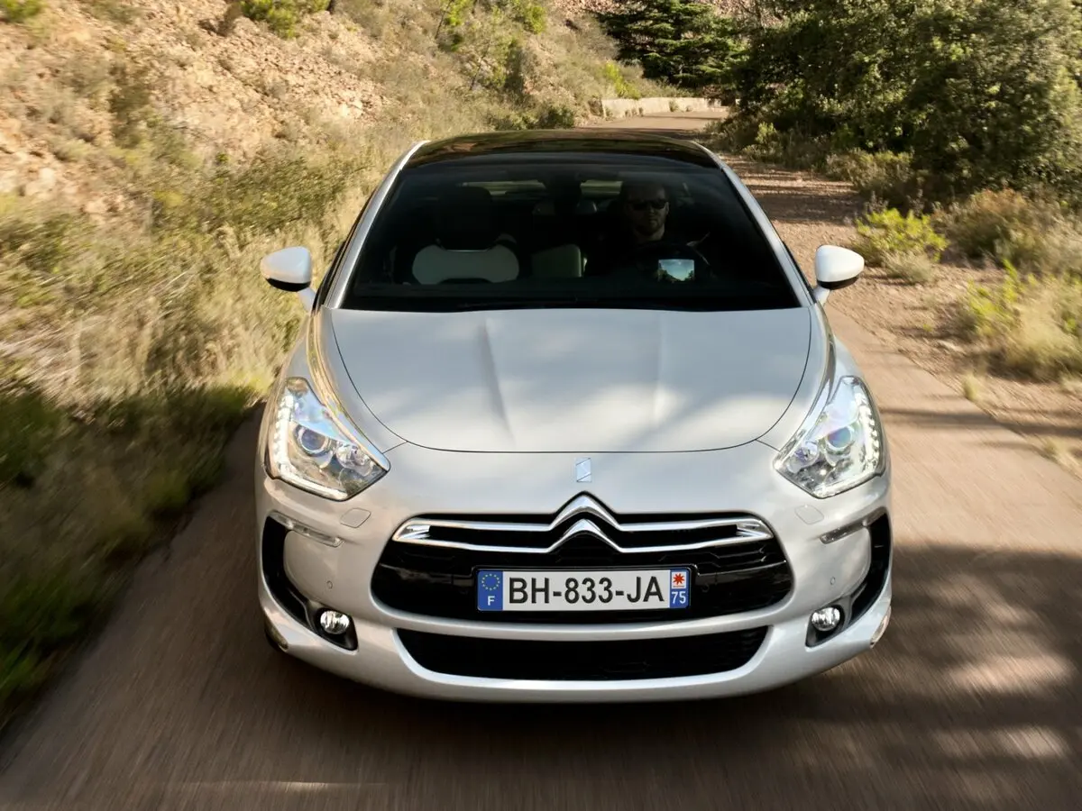 Citroen DS5 2012 – 2015 Хэтчбек 5 дв. — сүрөт 3