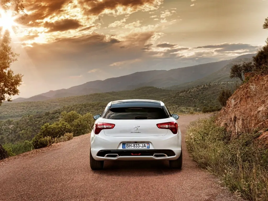 Citroen DS5 2012 – 2015 Хэтчбек 5 дв. — сүрөт 4