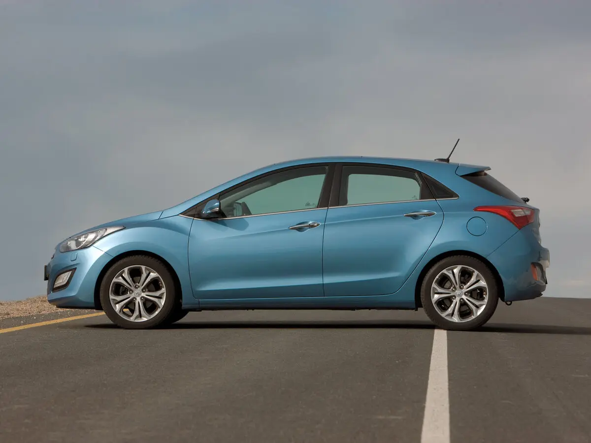 Hyundai i30 II Хэтчбек 5 дв. — фото 2