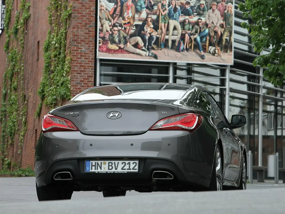 Hyundai Genesis Coupe I Рестайлинг Купе — сүрөт 4