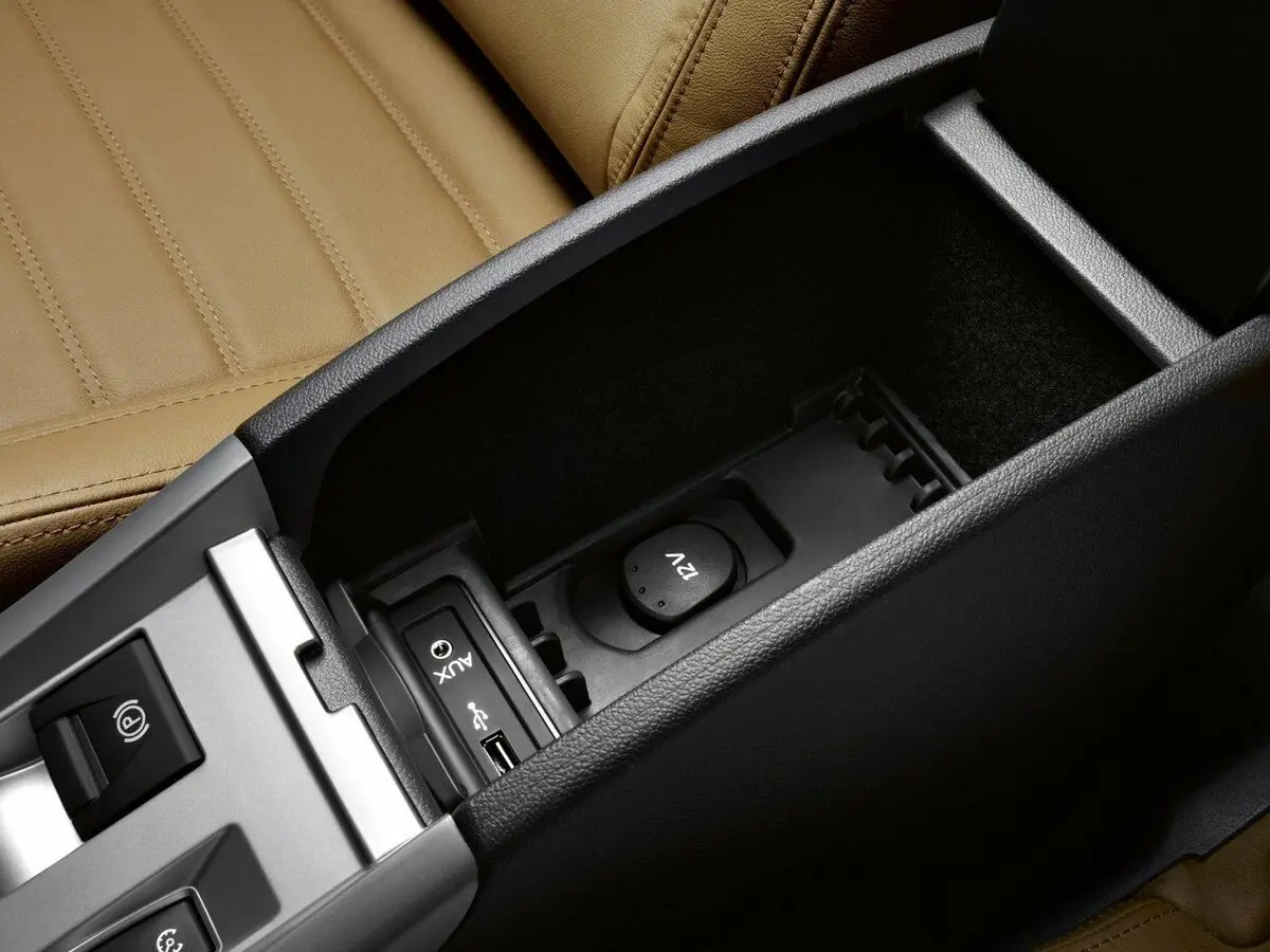 Renault Laguna III Рестайлинг Купе — сүрөт 7