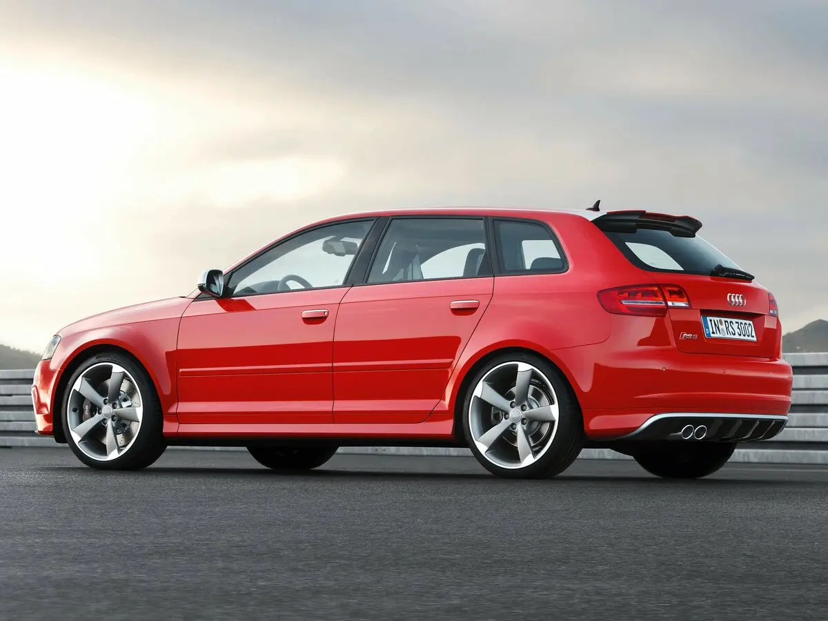 Audi RS 3 I (8P) Хэтчбек 5 дв. Sportback — сүрөт 2