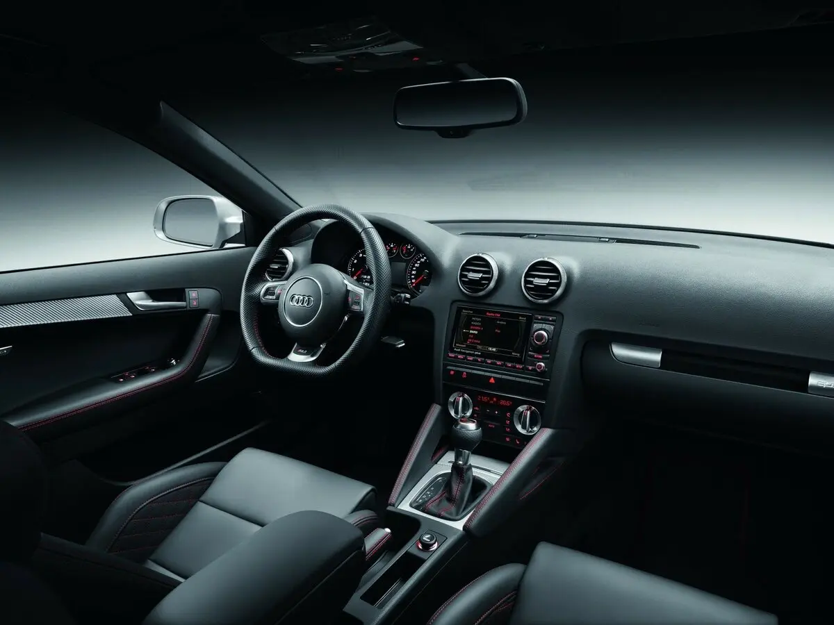 Audi RS 3 I (8P) Хэтчбек 5 дв. Sportback — сүрөт 6