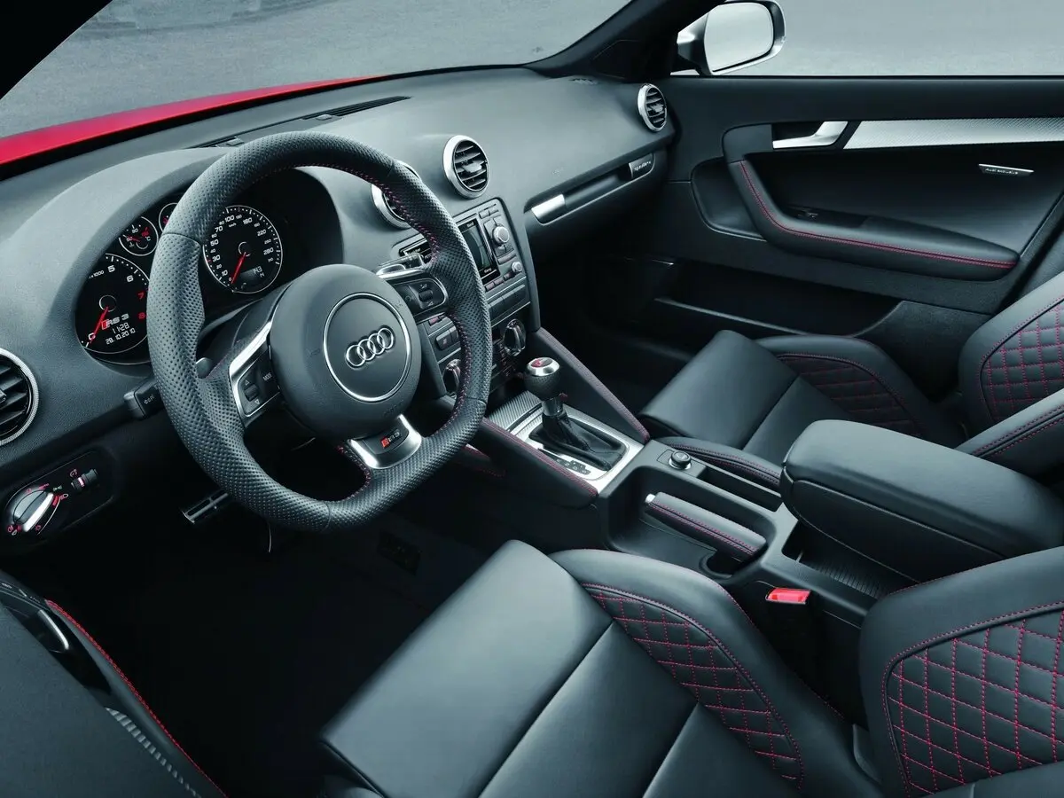 Audi RS 3 I (8P) Хэтчбек 5 дв. Sportback — сүрөт 7