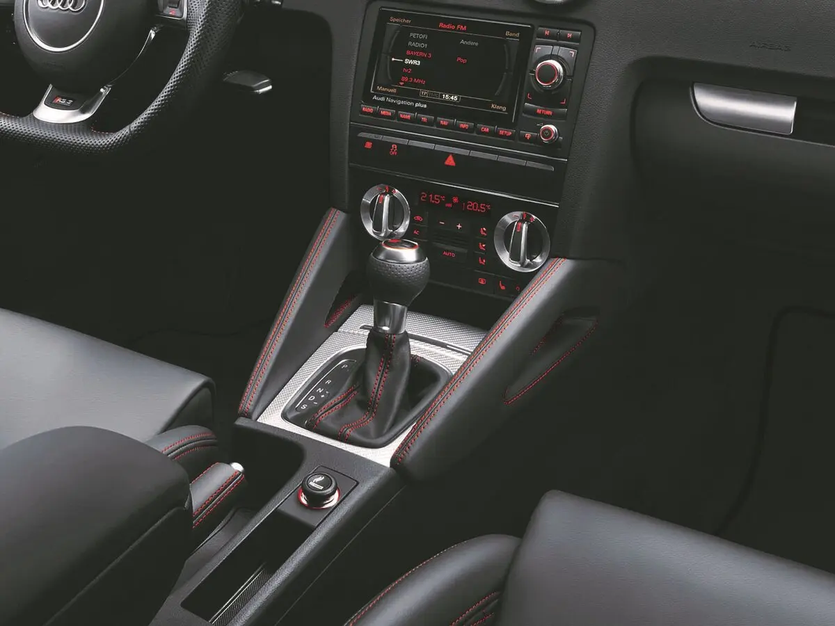 Audi RS 3 I (8P) Хэтчбек 5 дв. Sportback — сүрөт 10