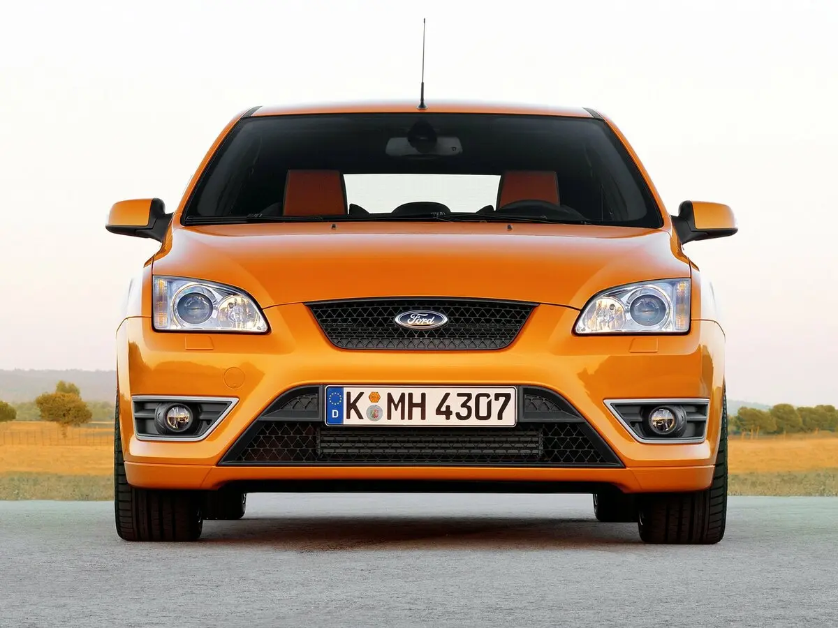 Ford Focus ST II Хэтчбек 3 дв. — photo 3