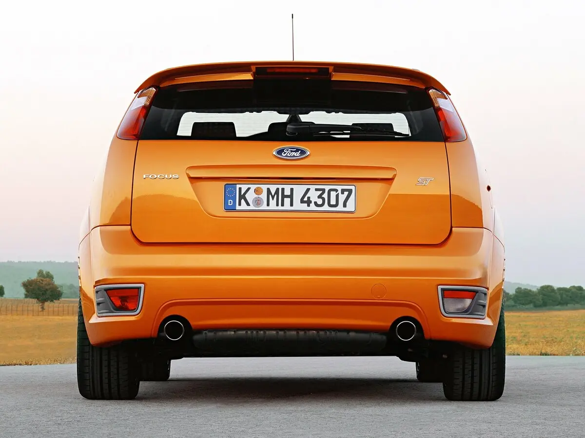 Ford Focus ST II Хэтчбек 3 дв. — photo 4