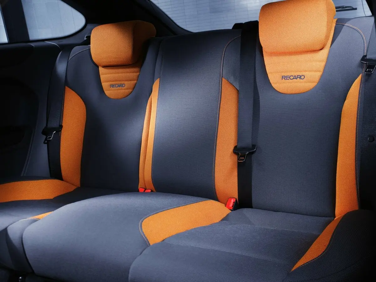 Ford Focus ST II Хэтчбек 3 дв. — photo 8