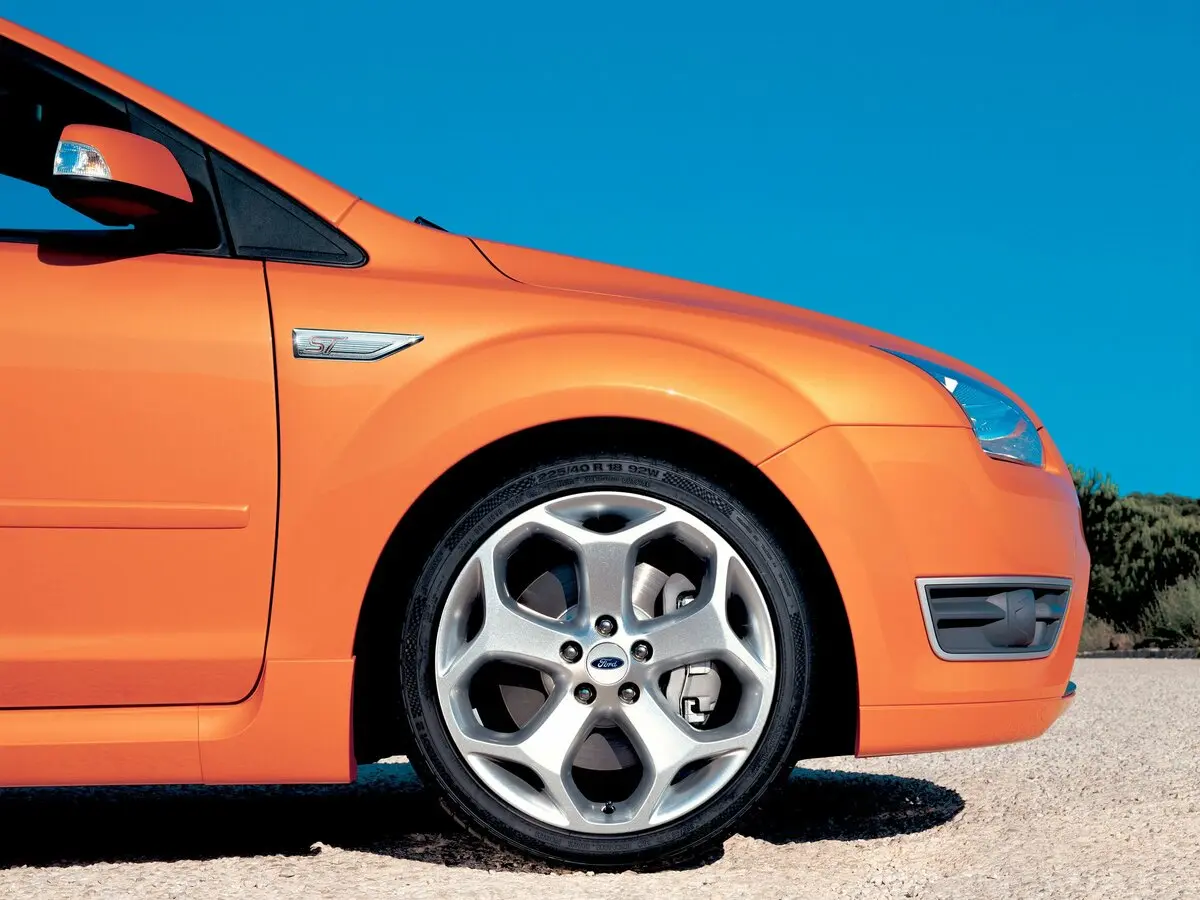 Ford Focus ST II Хэтчбек 3 дв. — photo 10