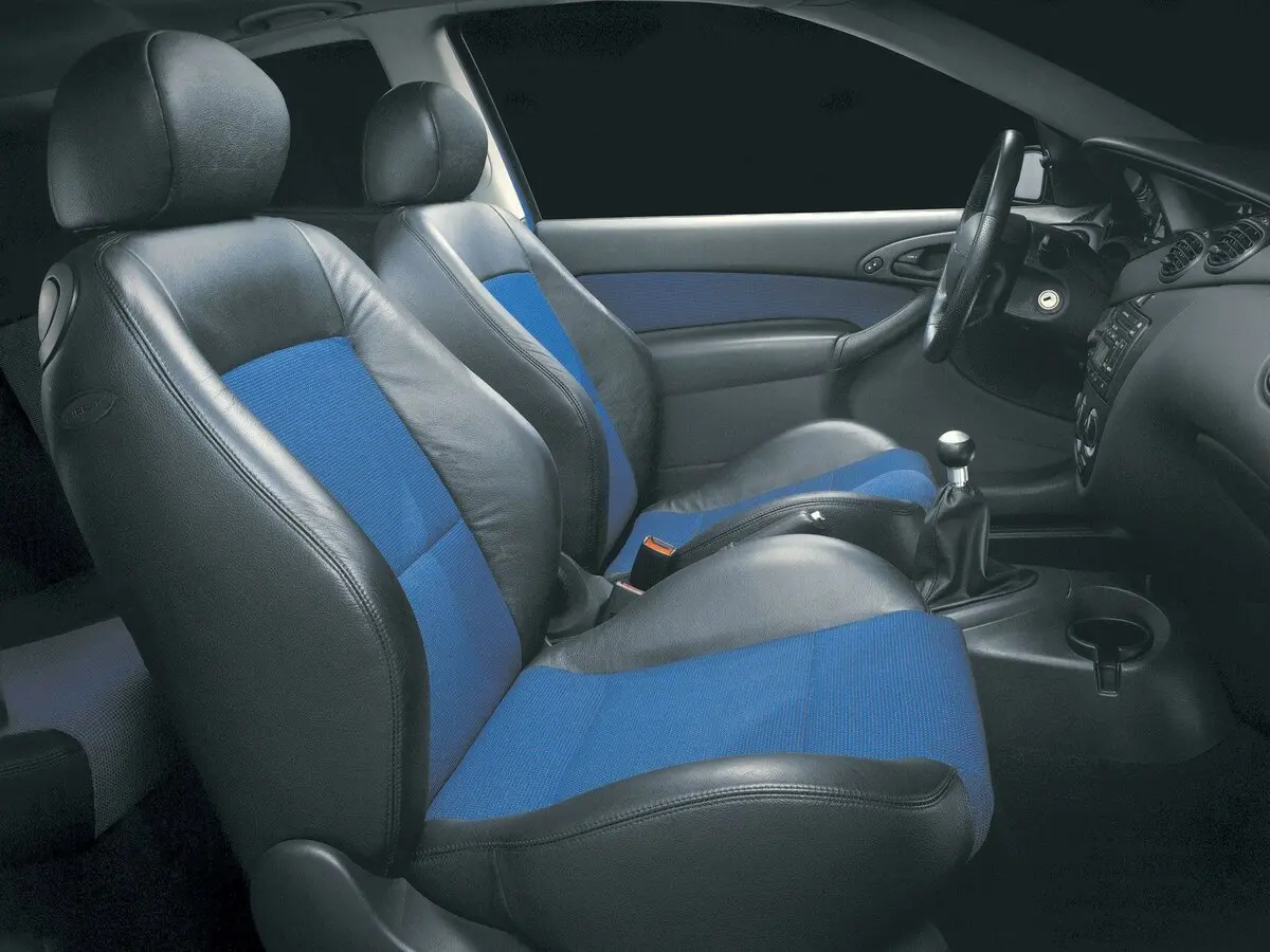 Ford Focus ST I Хэтчбек 3 дв. — photo 6