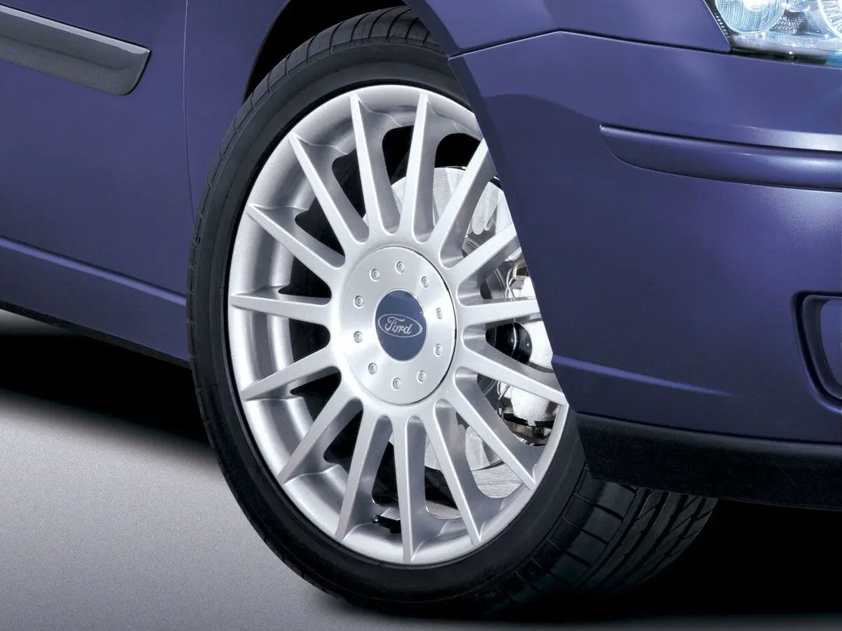 Ford Focus ST I Хэтчбек 3 дв. — photo 9