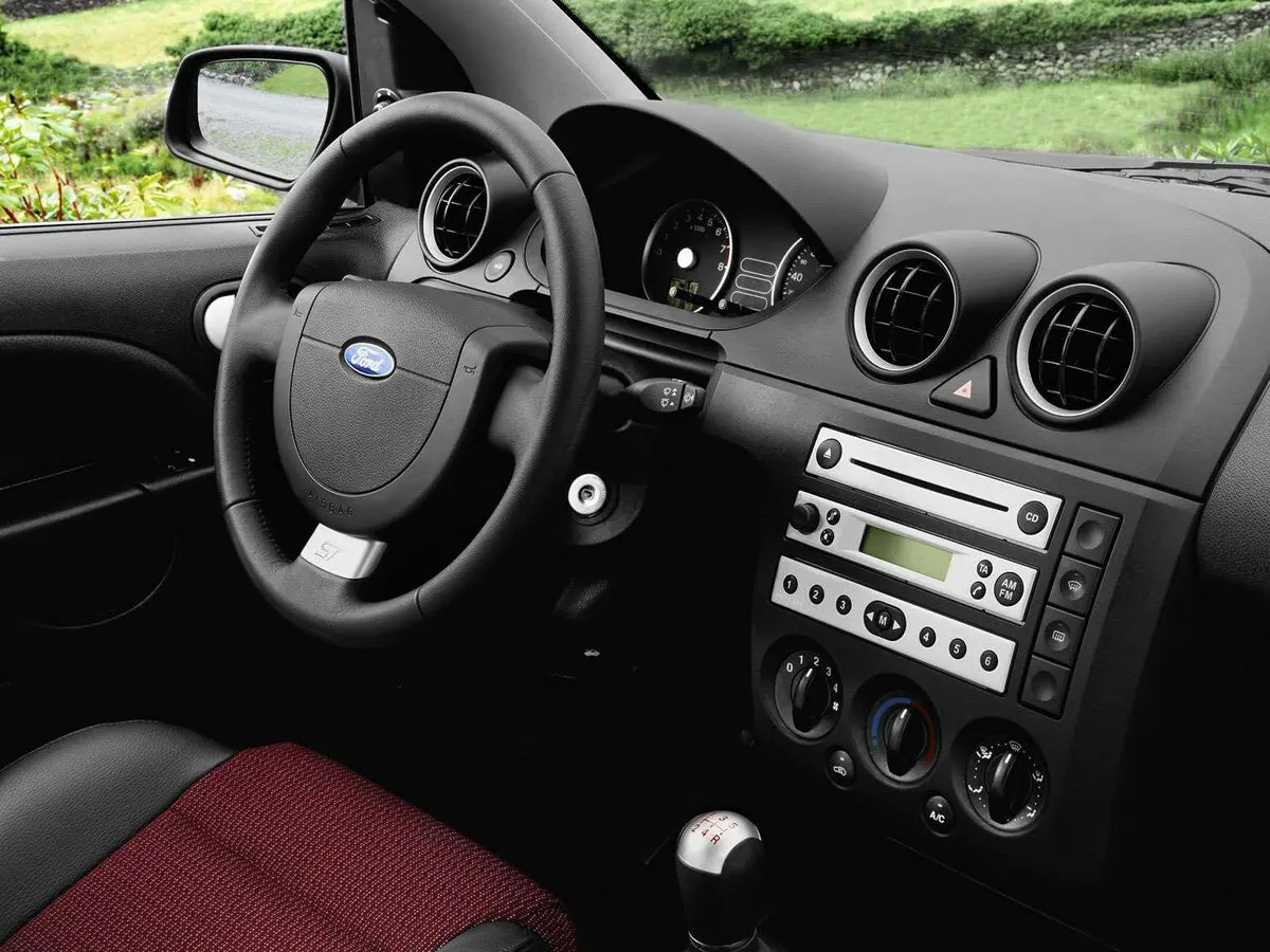 Ford Fiesta ST V Хэтчбек 3 дв. — сүрөт 5