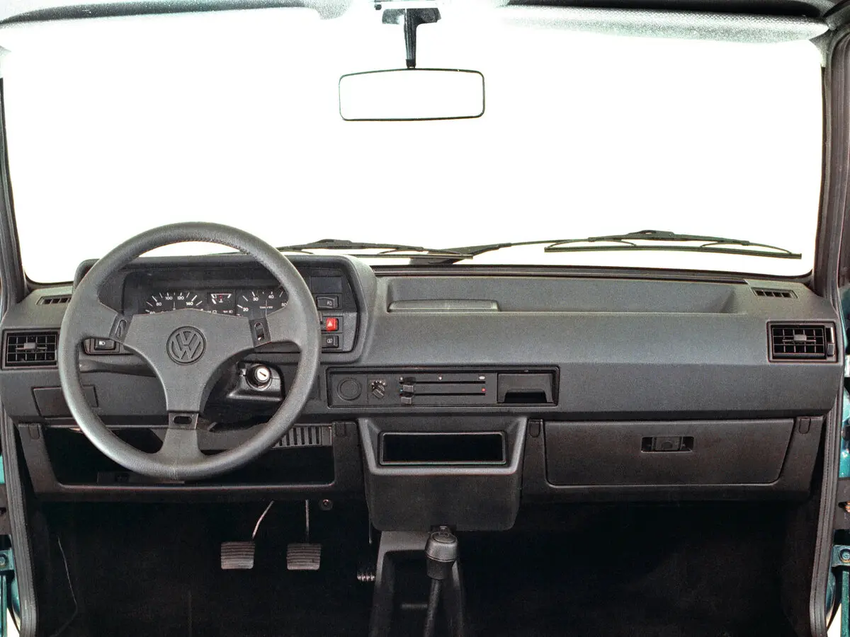 Volkswagen Polo II Седан 2 дв. — фото 4