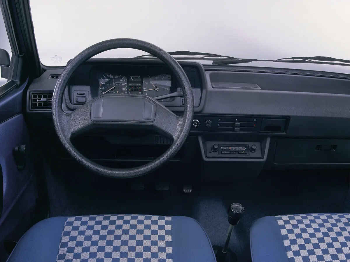 Volkswagen Polo II Хэтчбек 3 дв. — фото 4