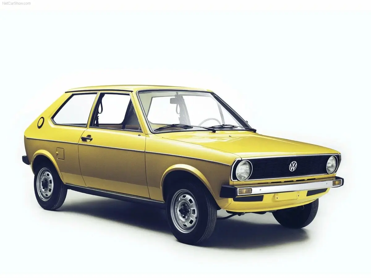 Volkswagen Polo I Хэтчбек 3 дв. — фото 2