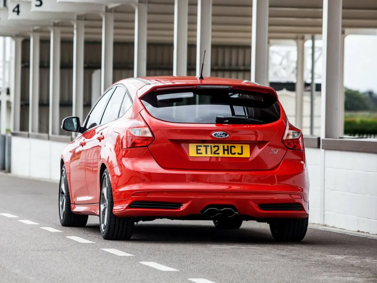 Ford Focus ST III Хэтчбек 5 дв. — сүрөт 4