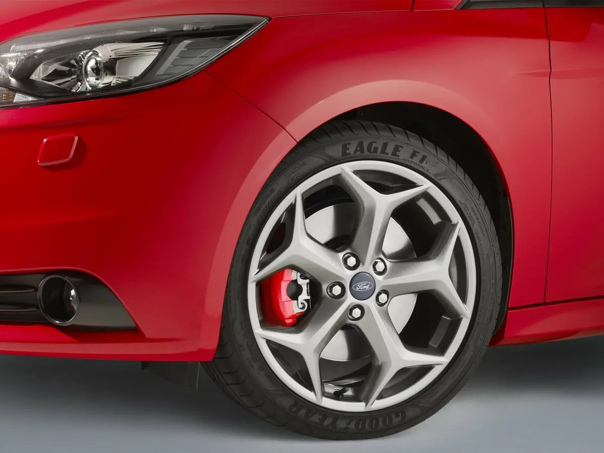 Ford Focus ST III Хэтчбек 5 дв. — сүрөт 12