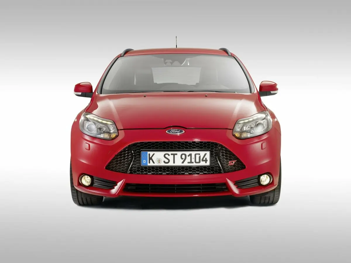 Ford Focus ST III Универсал 5 дв. — photo 3