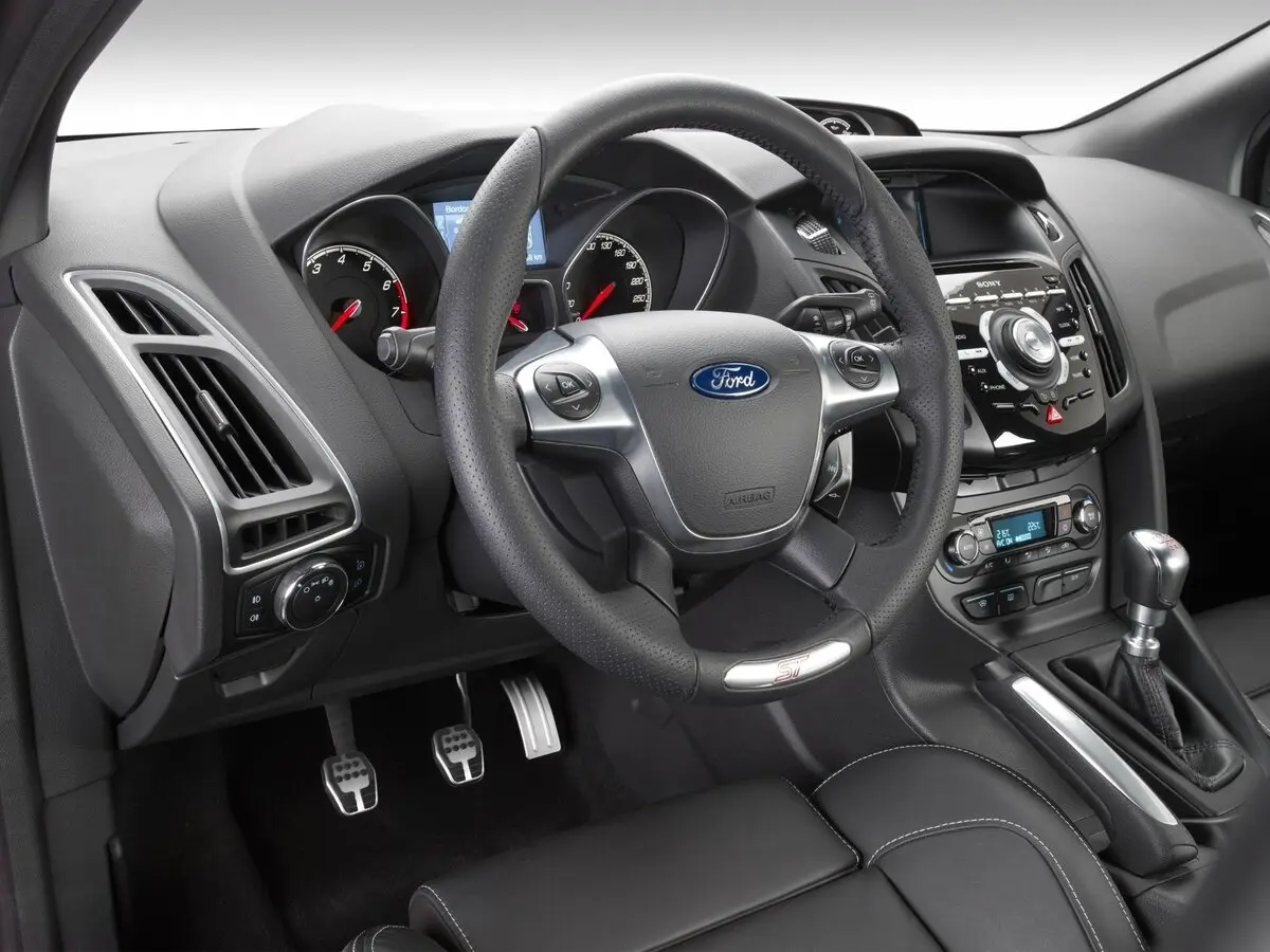 Ford Focus ST III Универсал 5 дв. — photo 8