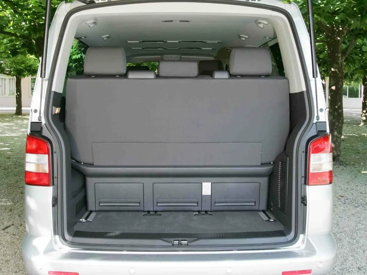 Volkswagen Multivan T5 Минивэн — фото 12