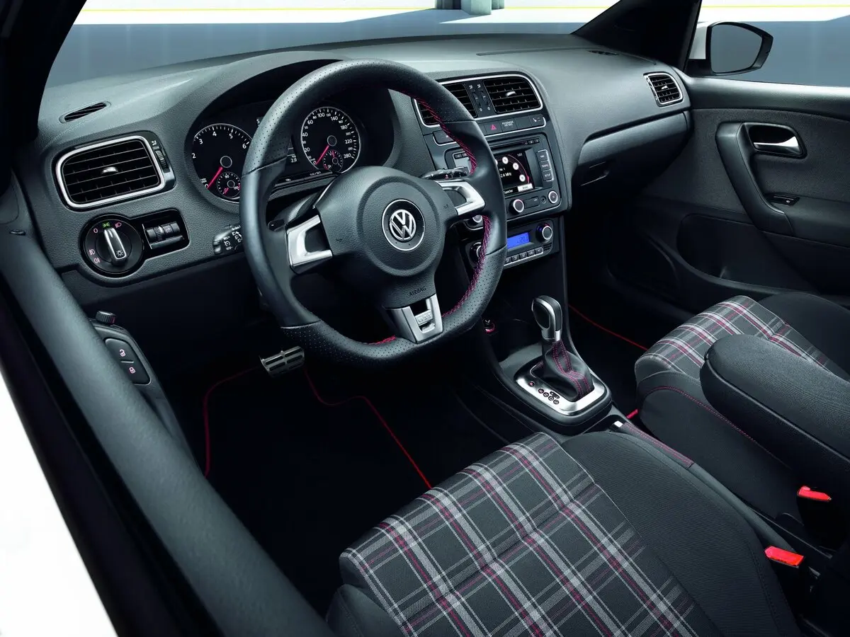 Volkswagen Polo GTI V Хэтчбек 3 дв. — photo 7