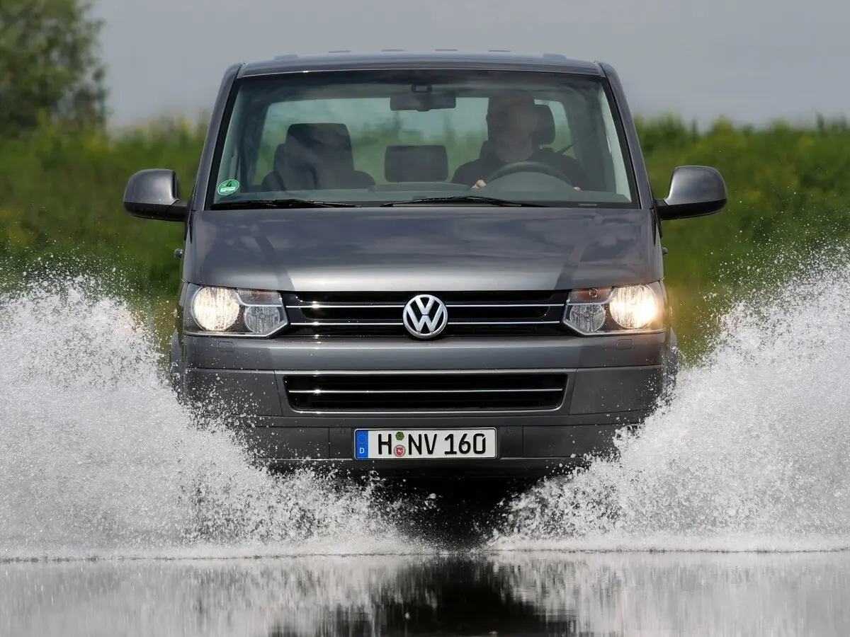 Volkswagen Multivan T5 Рестайлинг Минивэн — фото 3