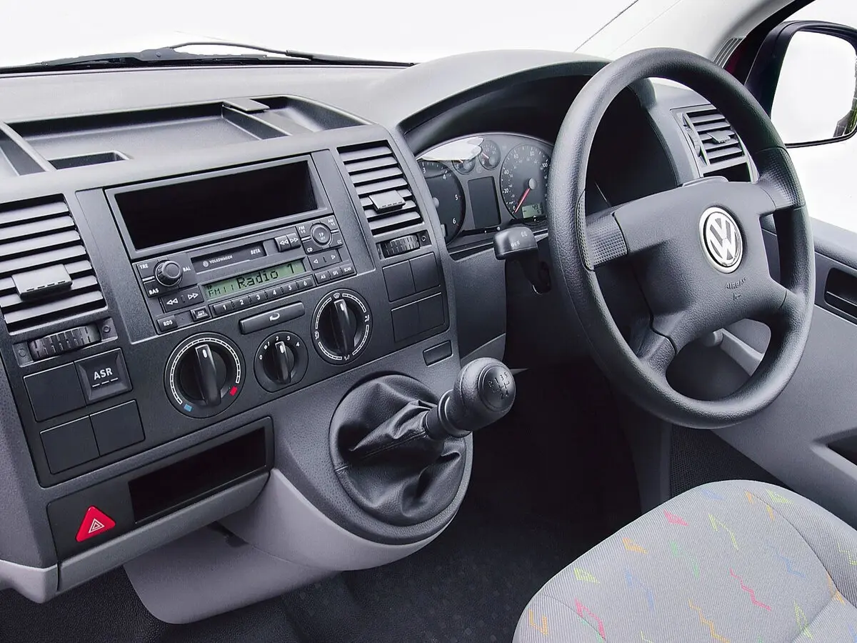 Volkswagen Transporter T5 Фургон — сүрөт 5