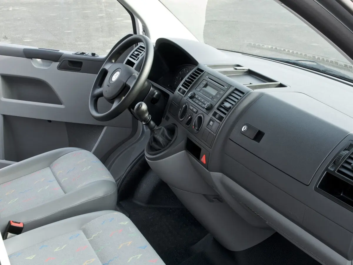 Volkswagen Transporter T5 Фургон — сүрөт 6