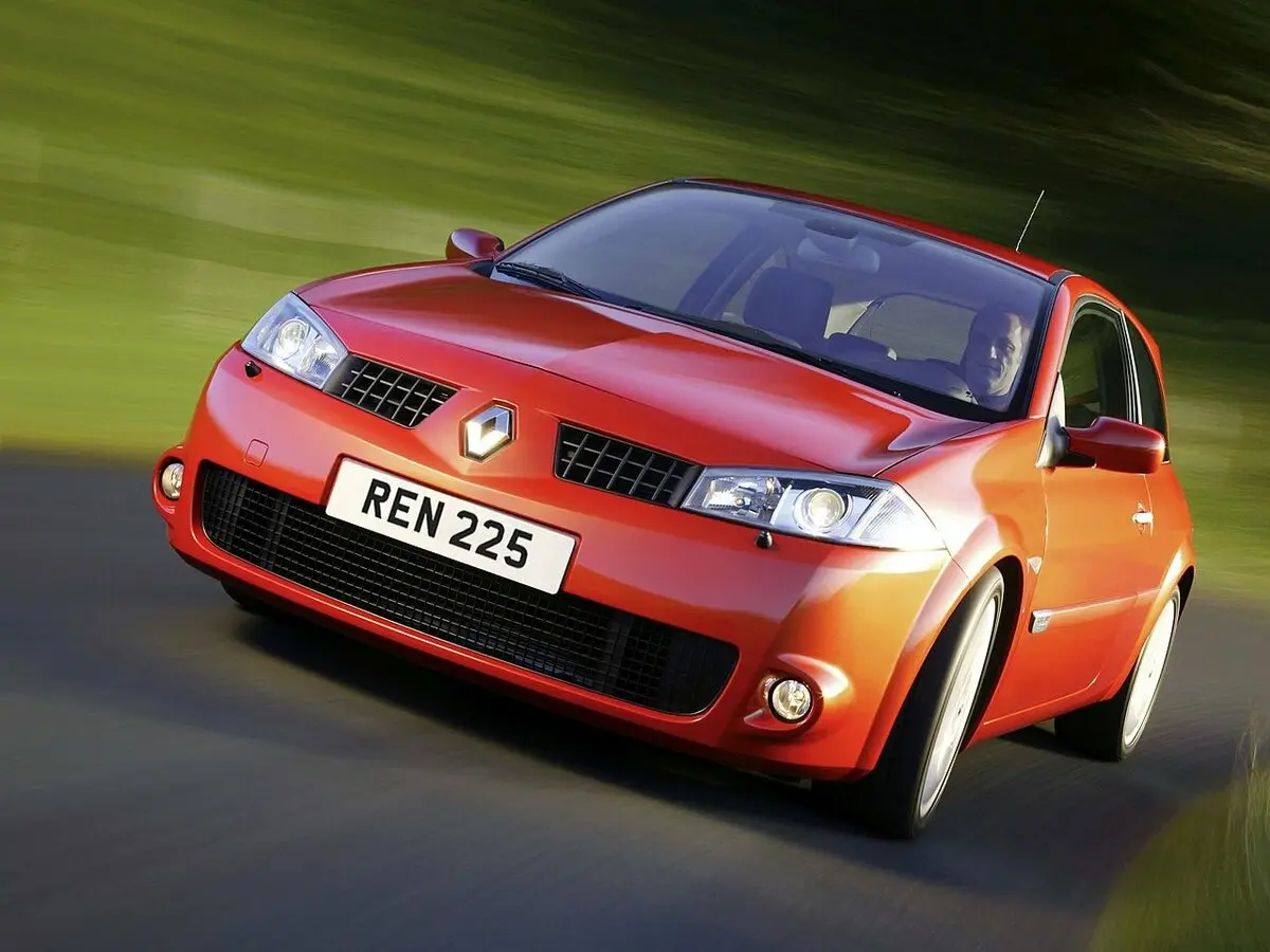 Renault Megane RS II Хэтчбек 3 дв. — photo 3