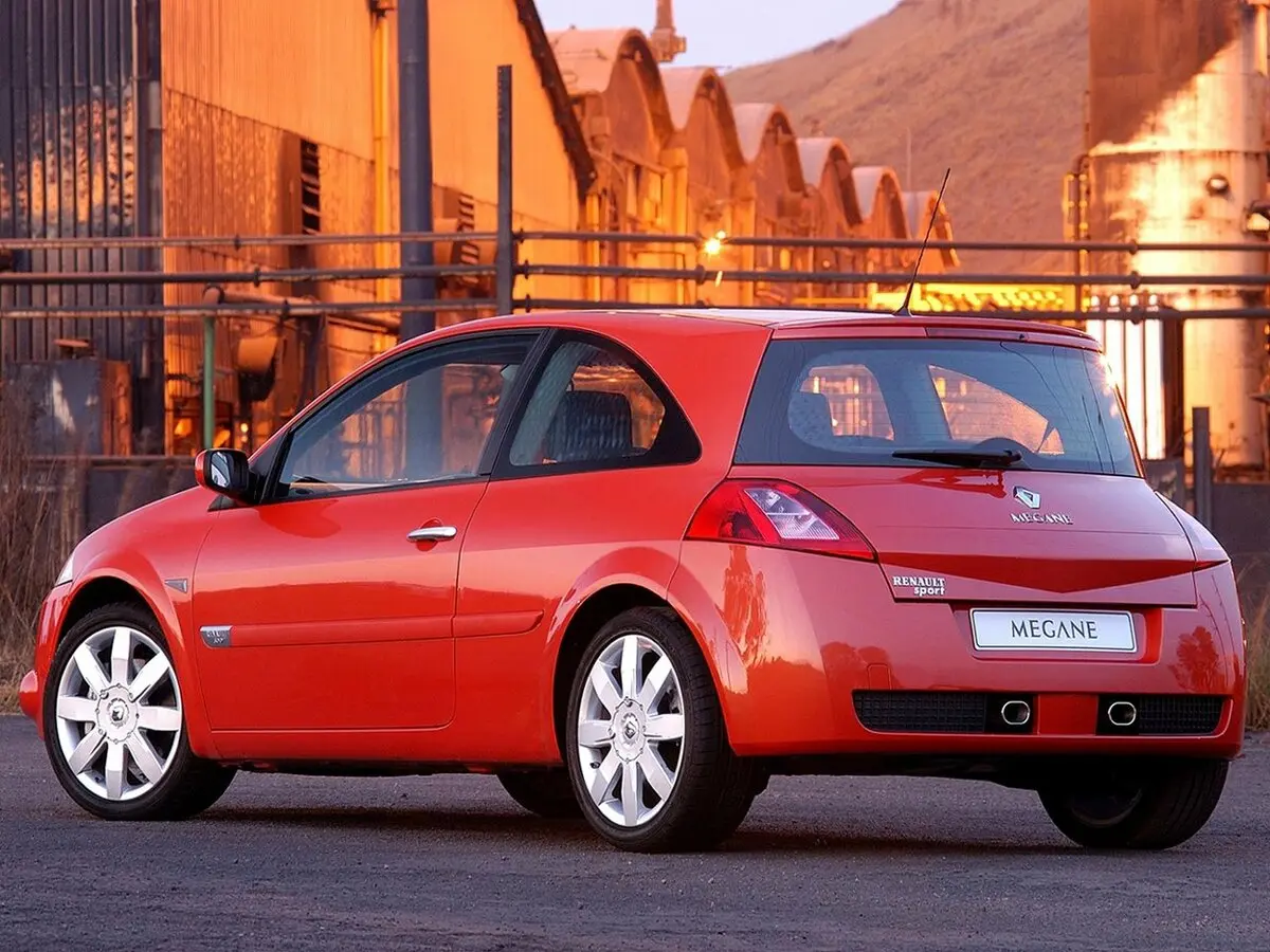 Renault Megane RS II Хэтчбек 3 дв. — photo 5