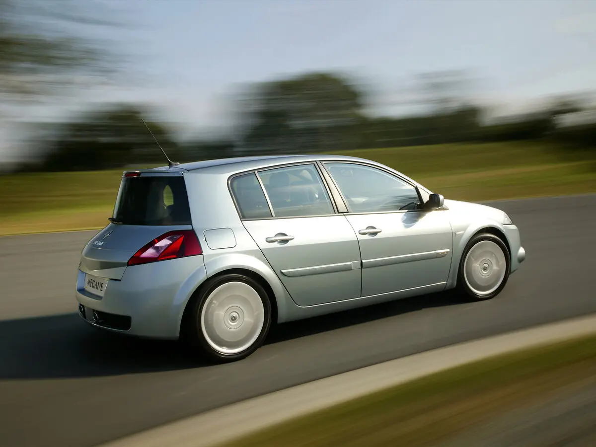 Renault Megane RS II Хэтчбек 5 дв. — сүрөт 2