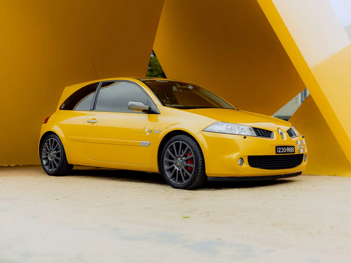 Renault Megane RS II Рестайлинг Хэтчбек 3 дв. — сүрөт 2