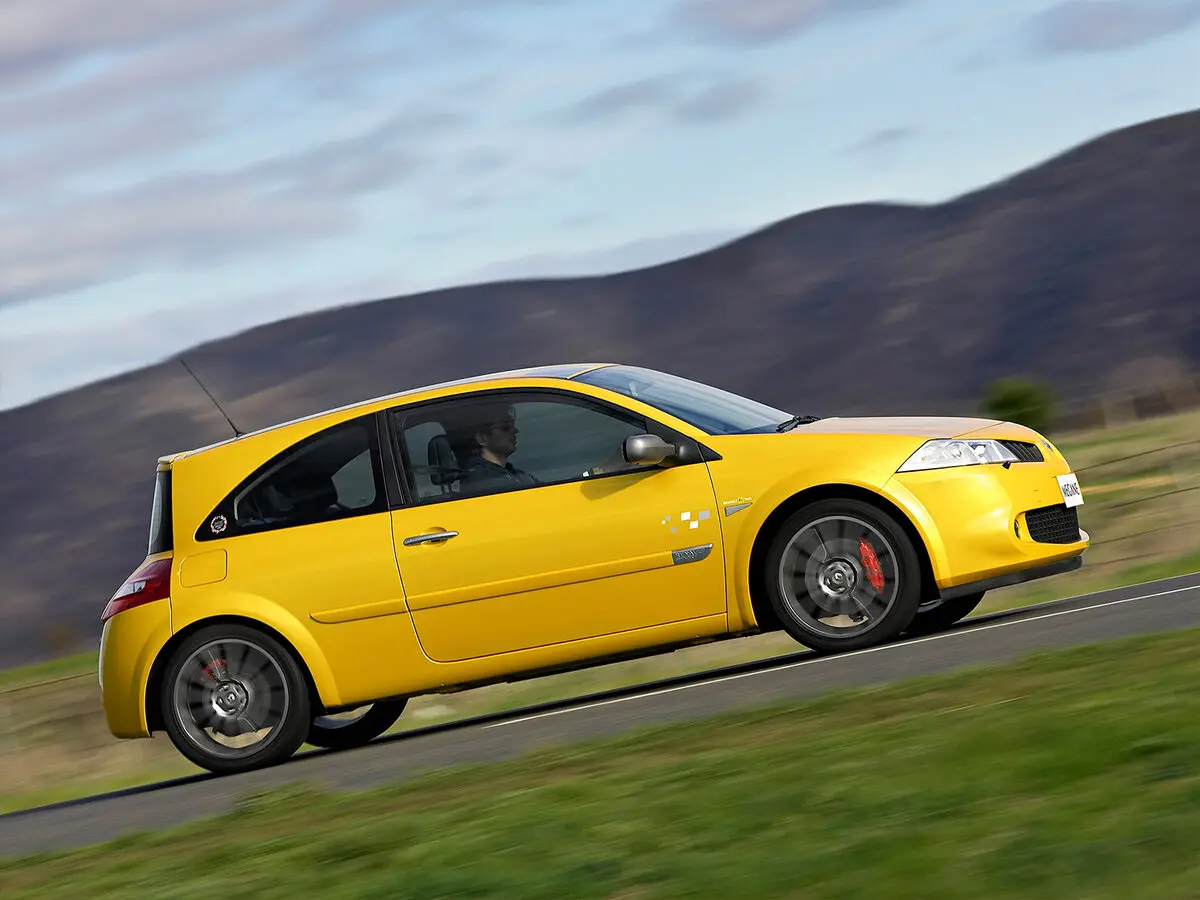 Renault Megane RS II Рестайлинг Хэтчбек 3 дв. — сүрөт 3