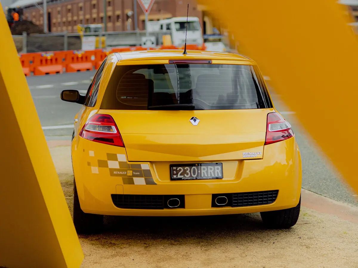 Renault Megane RS II Рестайлинг Хэтчбек 3 дв. — сүрөт 4