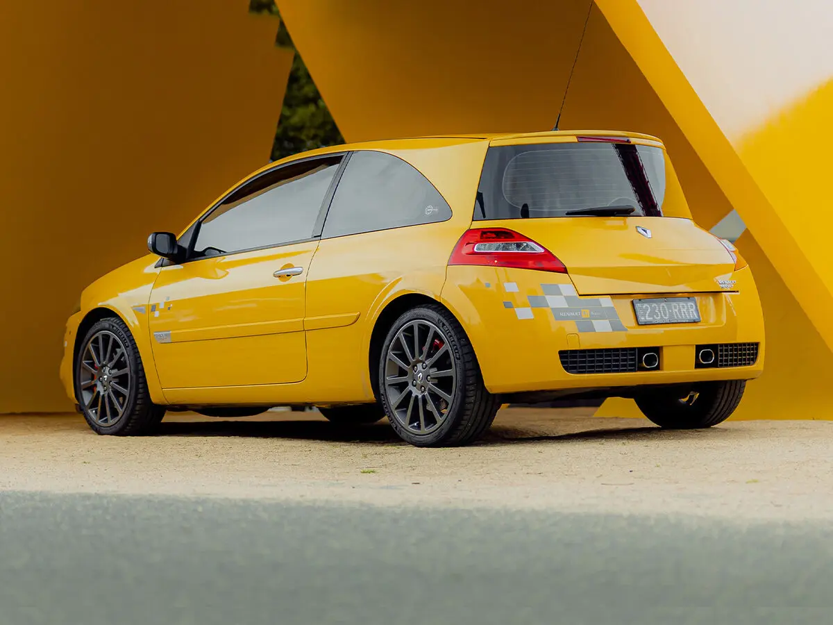 Renault Megane RS II Рестайлинг Хэтчбек 3 дв. — сүрөт 5