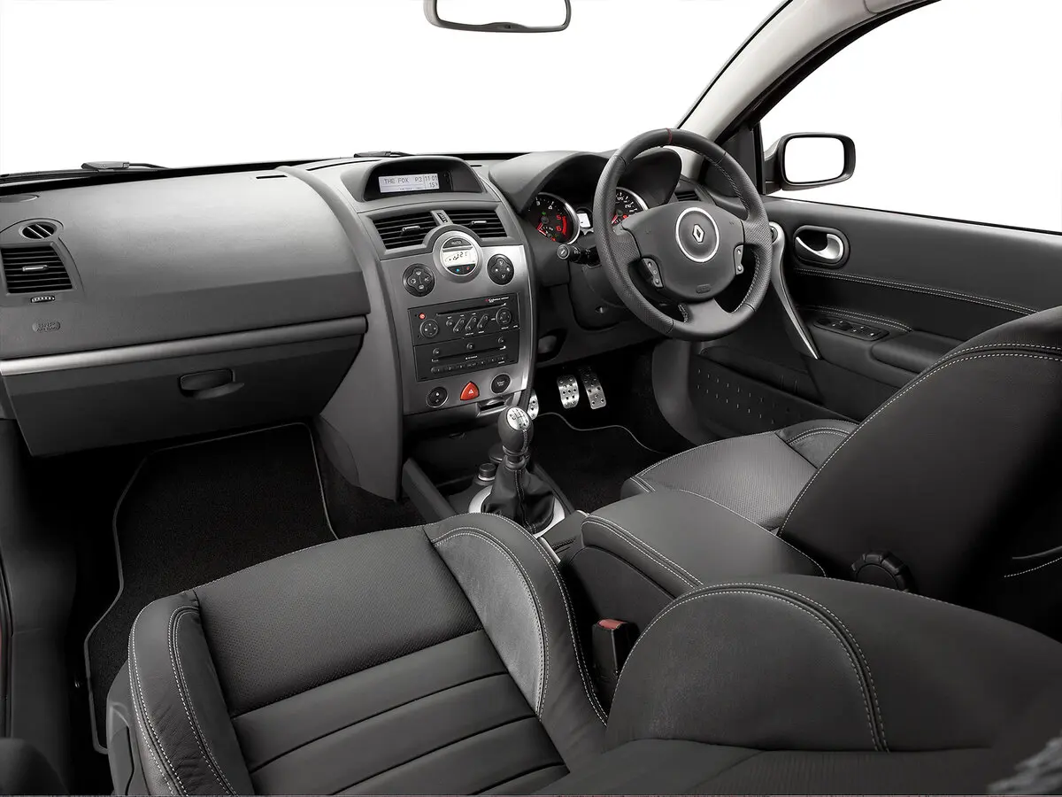 Renault Megane RS II Рестайлинг Хэтчбек 3 дв. — сүрөт 6