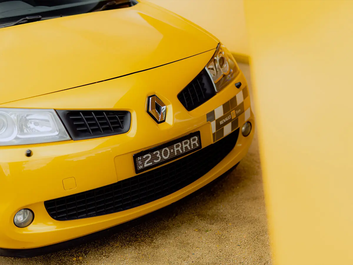 Renault Megane RS II Рестайлинг Хэтчбек 3 дв. — сүрөт 11