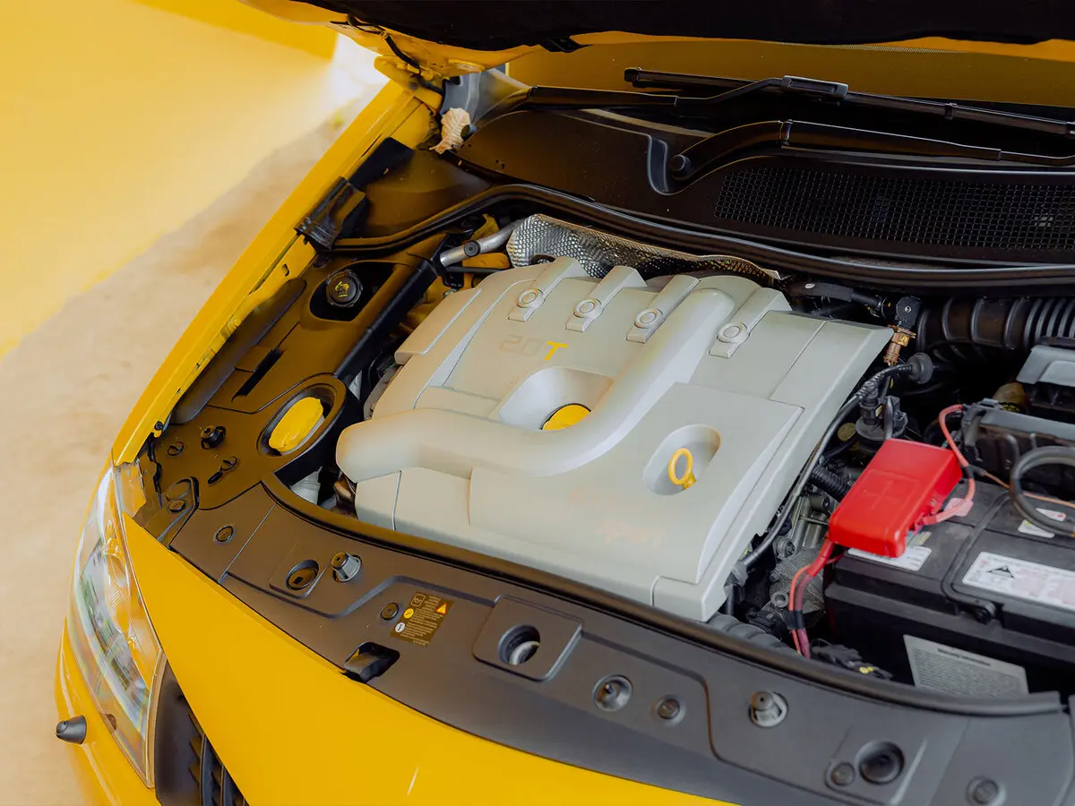 Renault Megane RS II Рестайлинг Хэтчбек 3 дв. — сүрөт 12