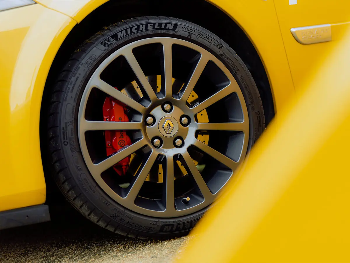 Renault Megane RS II Рестайлинг Хэтчбек 3 дв. — сүрөт 13
