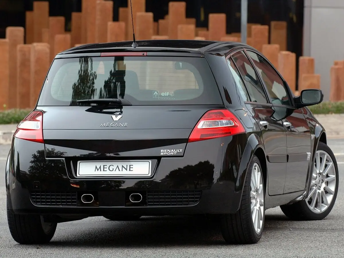 Renault Megane RS II Рестайлинг Хэтчбек 5 дв. — 照片 3