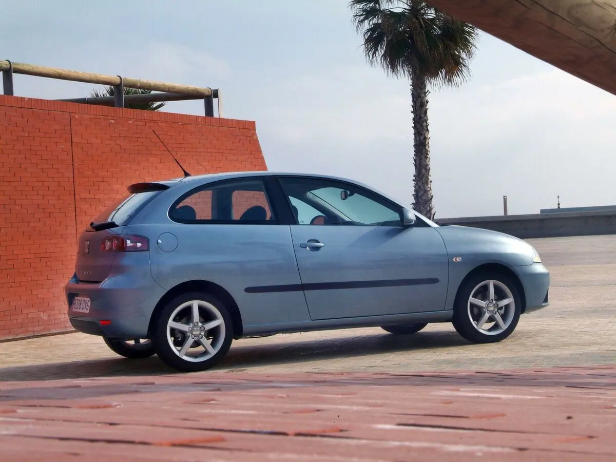 SEAT Ibiza III Рестайлинг Хэтчбек 3 дв. — 照片 2
