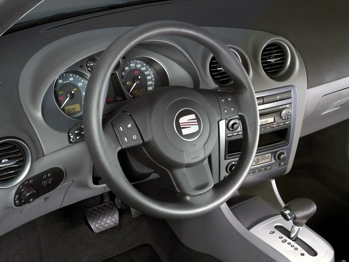 SEAT Ibiza III Рестайлинг Хэтчбек 3 дв. — 照片 6