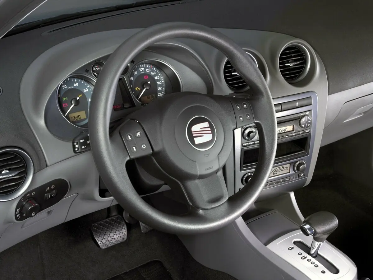 SEAT Ibiza III Рестайлинг Хэтчбек 5 дв. — 照片 5