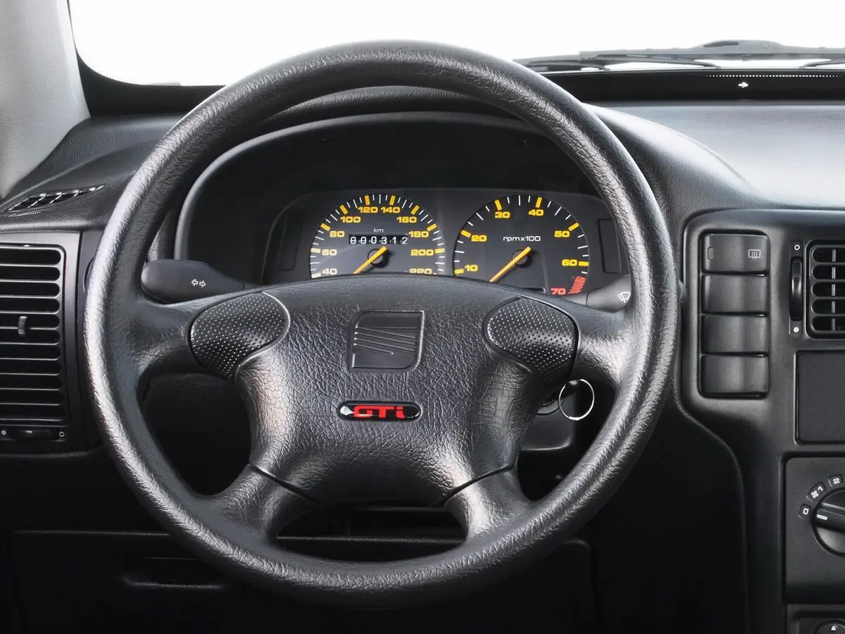 SEAT Ibiza Cupra II Хэтчбек 3 дв. — 照片 5